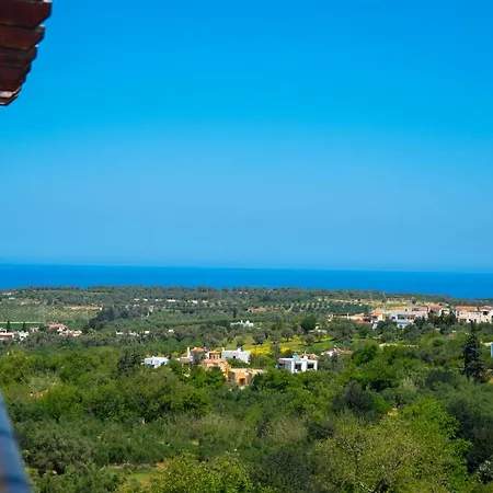 Tinadora Villa